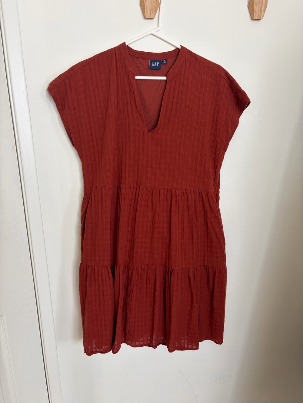 GAP Women's Brick Red Tiered V-Neck Dress 100% Cotton